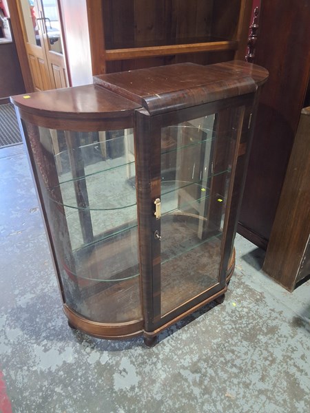Lot 94 - DISPLAY CABINET
