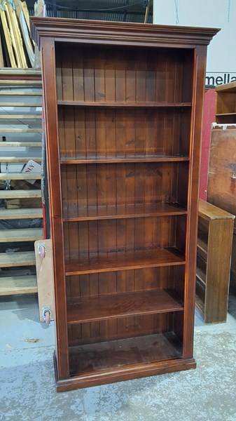 Lot 86 - BOOKSHELF