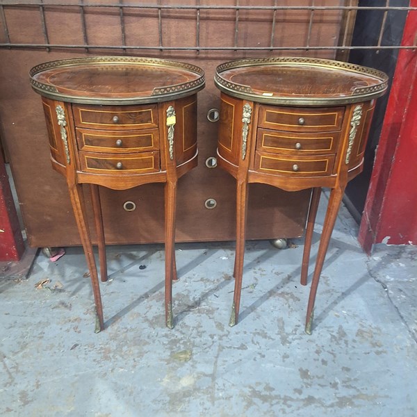 Lot 208 - BEDSIDE CABINETS
