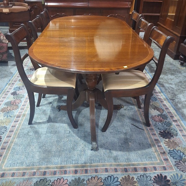 Lot 100 - DINING SUITE