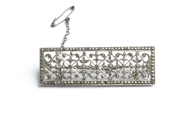Lot 1082 - MARCASITE BROOCH