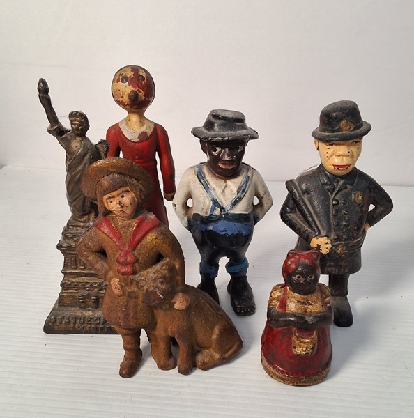 Lot 1213 - VINTAGE MONEY BANKS