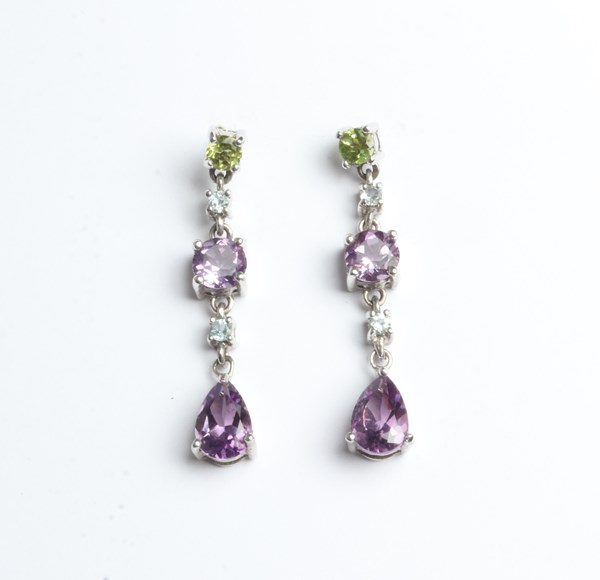 Lot 1062 - GEMSTONE EARRINGS