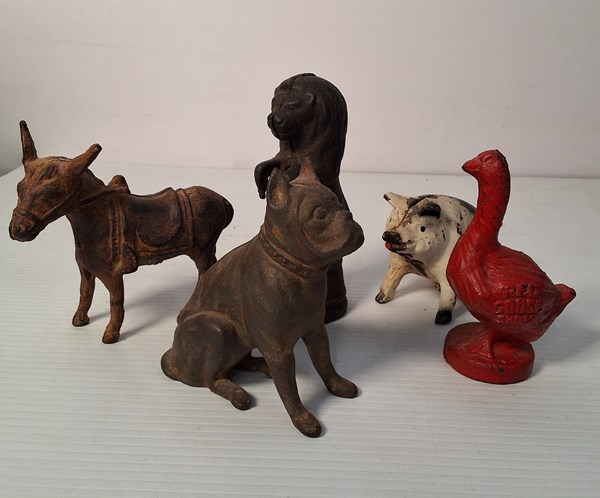 Lot 1210 - MONEY BANKS