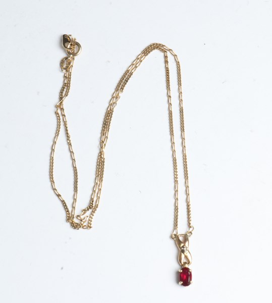 Lot 1026 - GOLD NECKLACE