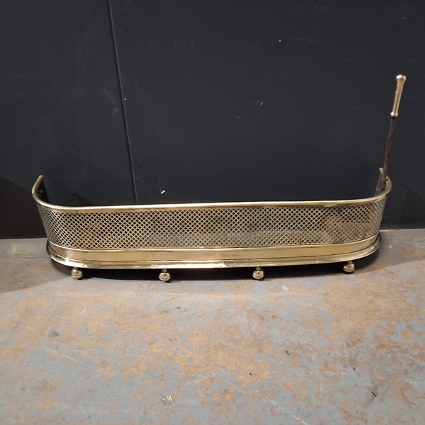 Lot 319 - BRASS FIRE FENDER