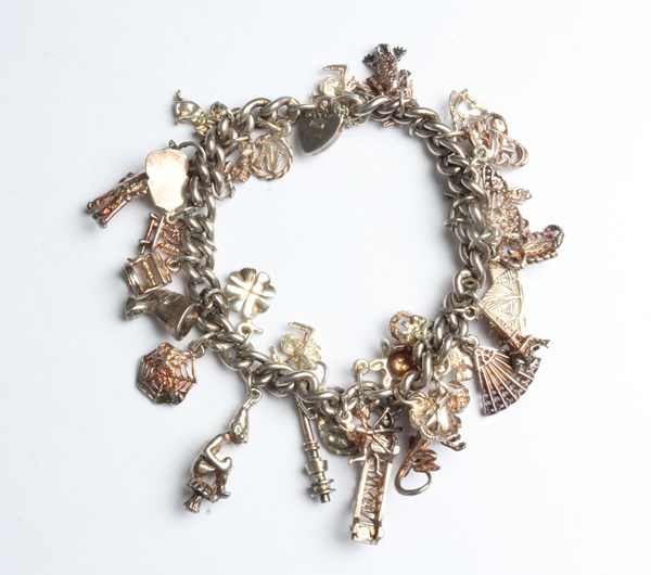Lot 1078 - SILVER BRACELET