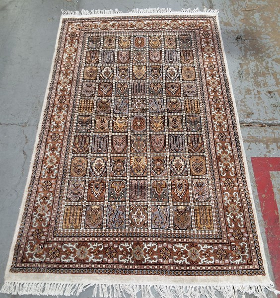 Lot 112 - RUG