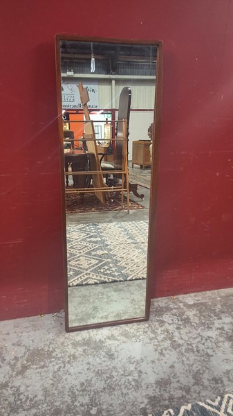 Lot 415 - MIRROR