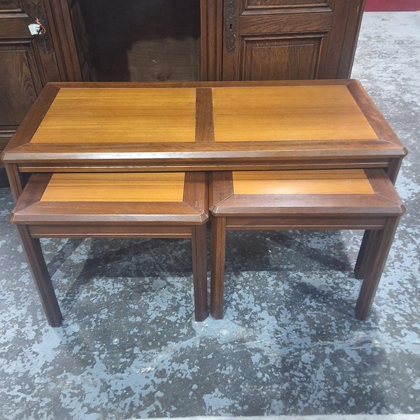 Lot 26 - NEST OF TABLES