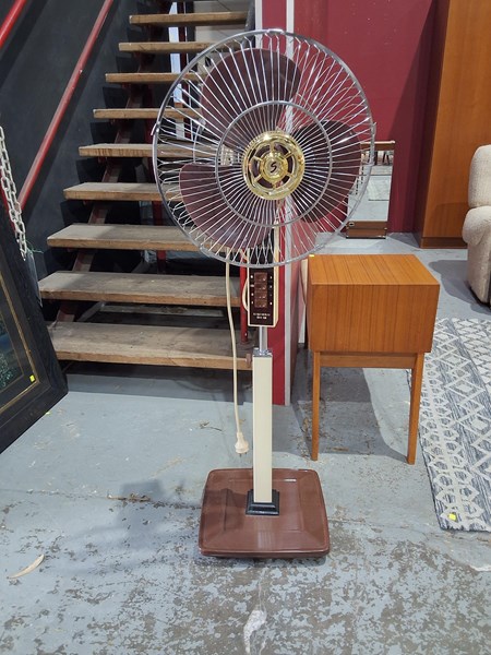 Lot 43 - PEDESTAL FAN