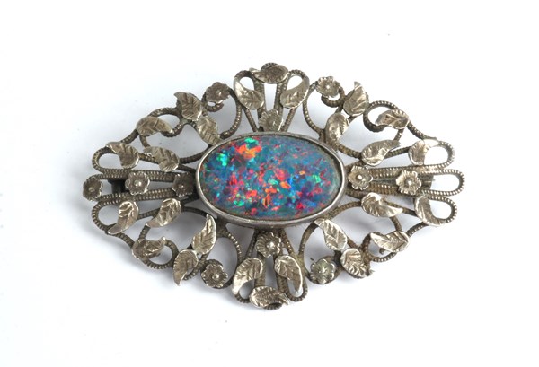 Lot 1071 - SILVER & OPAL BROOCH