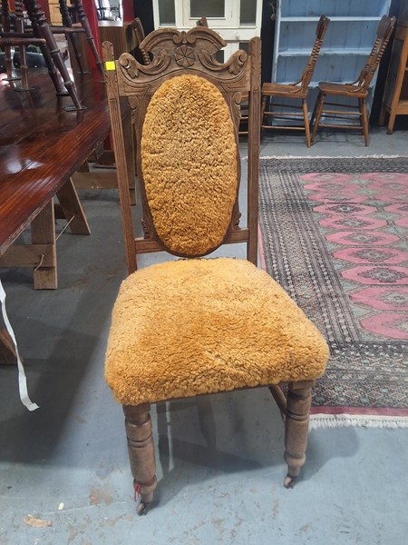 Lot 420 - HALL CHAIR