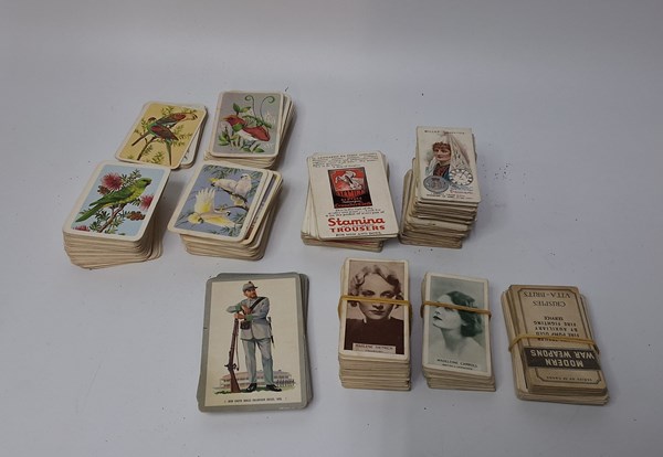 Lot 1264 - COLLECTABLE CARDS