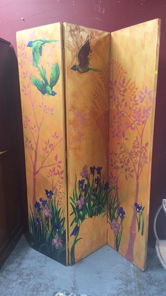 Lot 90 - DRESSING SCREEN