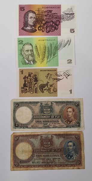Lot 1098 - BANKNOTES