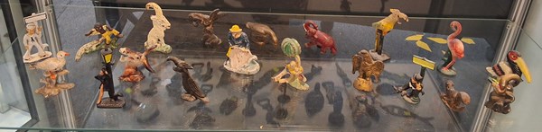 Lot 1204 - BOTTLE OPENERS