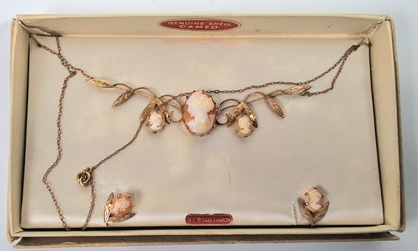 Lot 1088 - CAMEO NECKLACE
