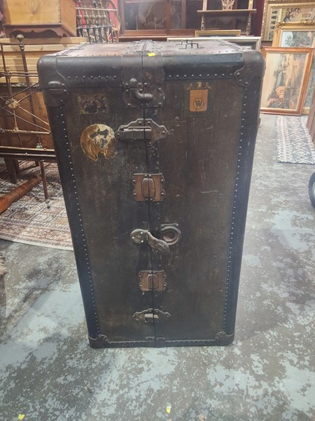 Lot 143 - TRAVEL TRUNK