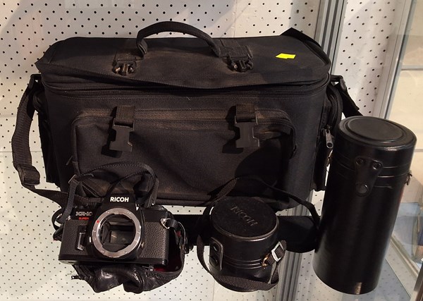 Lot 1304 - RICOH CAMERA