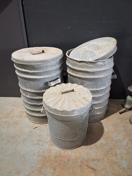 Lot 257 - BINS