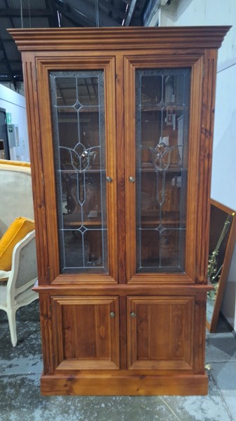 Lot 203 - DISPLAY CABINET