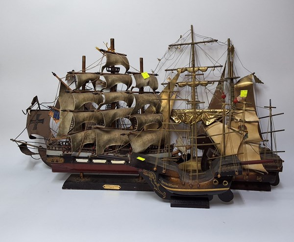 Lot 1498 - MODEL SHIPS