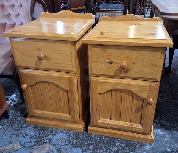 Lot 245 - BEDSIDES