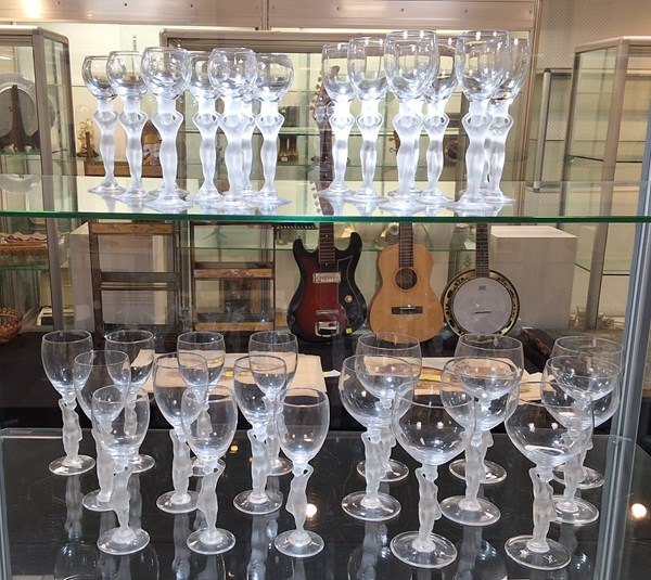 Lot 1238 - CRYSTAL GLASSES