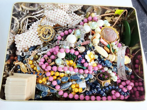 Lot 1378 - JEWELLERY