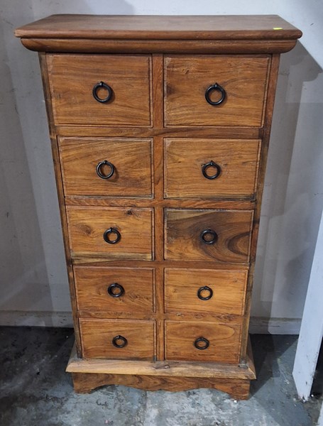 Lot 358 - CHEST OF DRAWERS