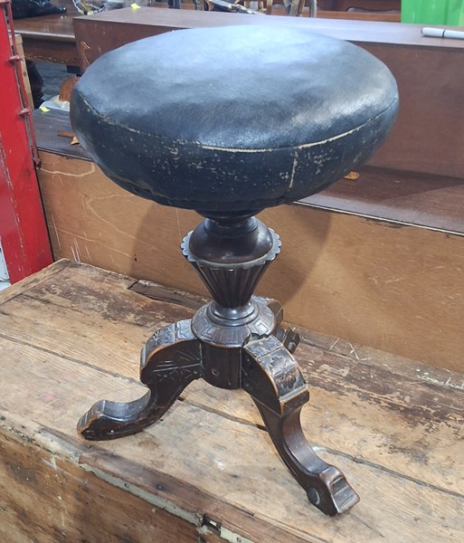 Lot 332 - PIANO STOOL