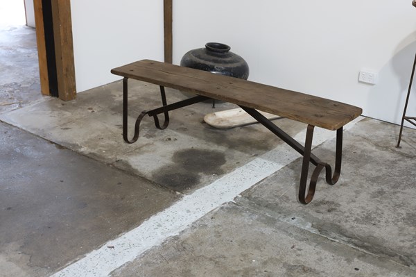 Lot 129 - BENCH