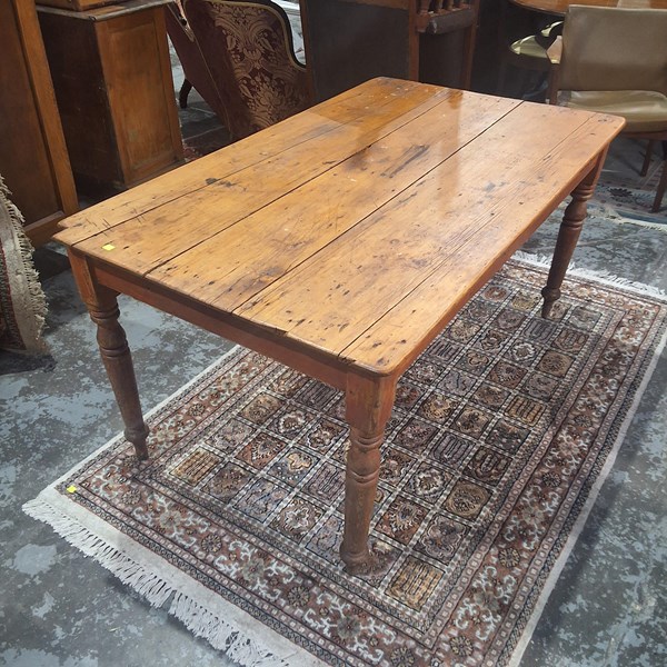 Lot 113 - FARMHOUSE TABLE