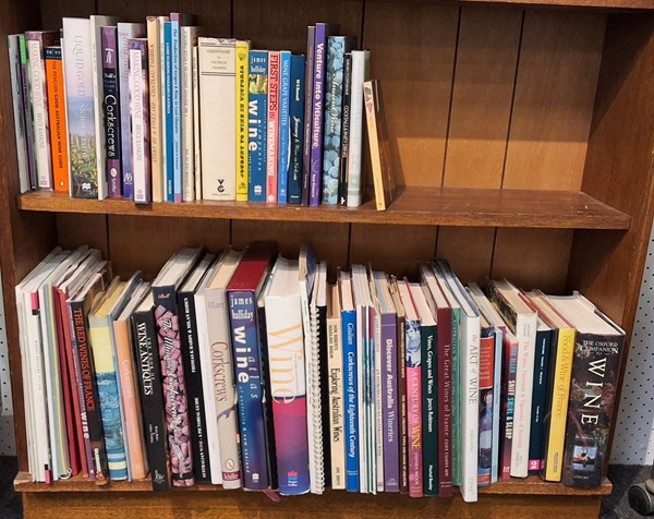 Lot 1317 - WINE LOVERS LOT