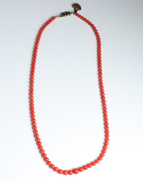 Lot 1018 - CORAL NECKLACE