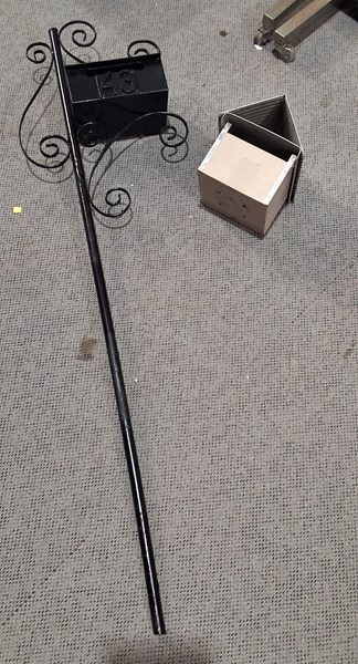 Lot 395 - MAILBOXES