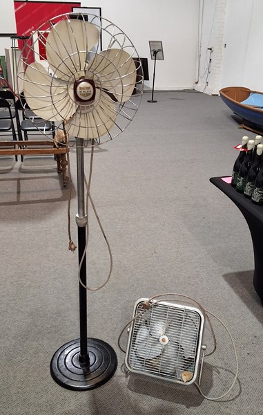 Lot 290 - FANS