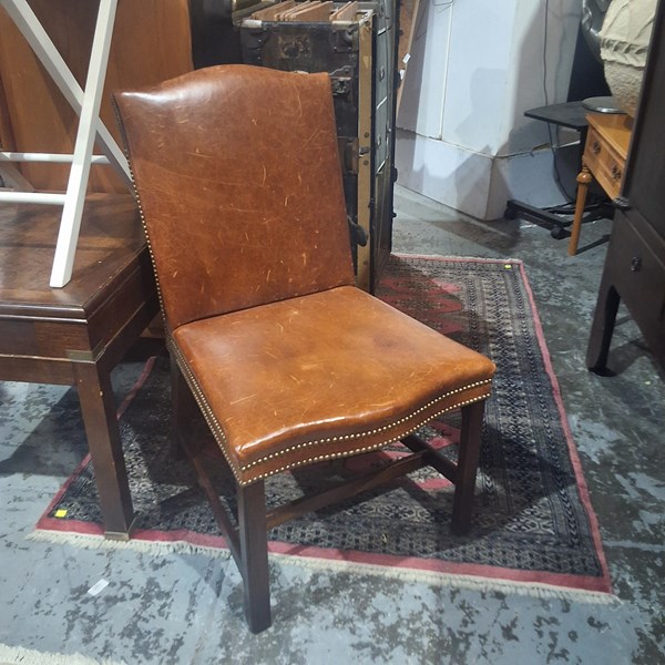 Lot 144 - HALL CHAIR