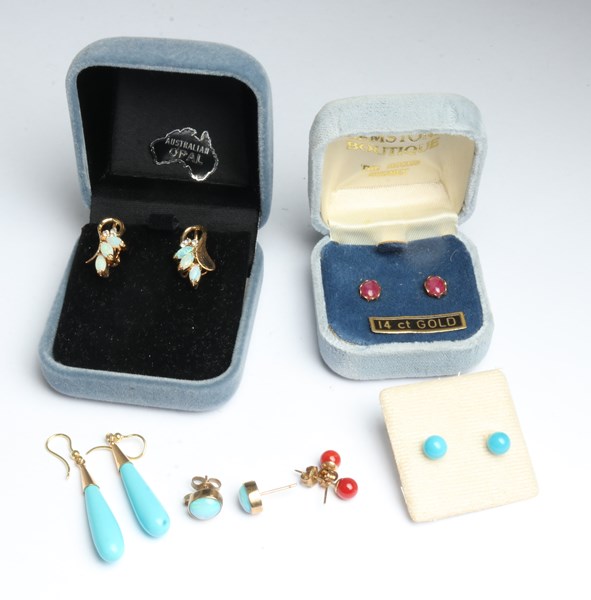 Lot 1037 - JEWELLERY