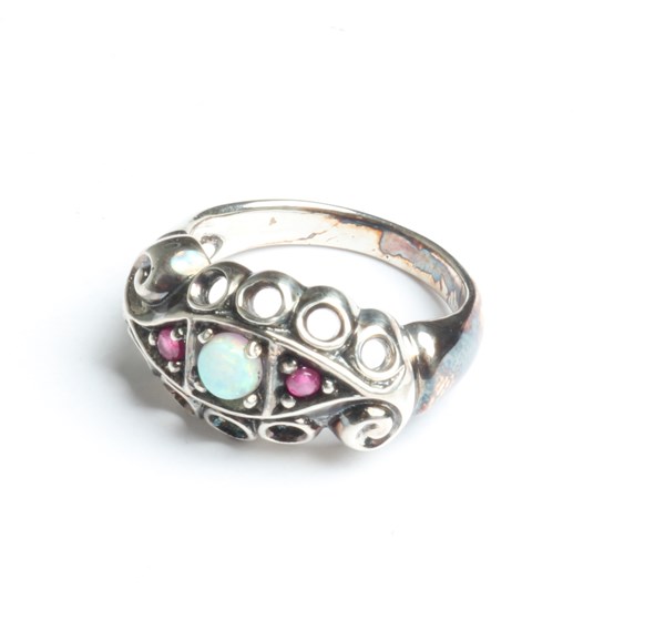 Lot 1059 - SILVER RING