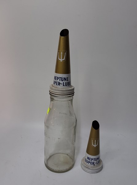 Lot 1493 - OIL BOTTLE