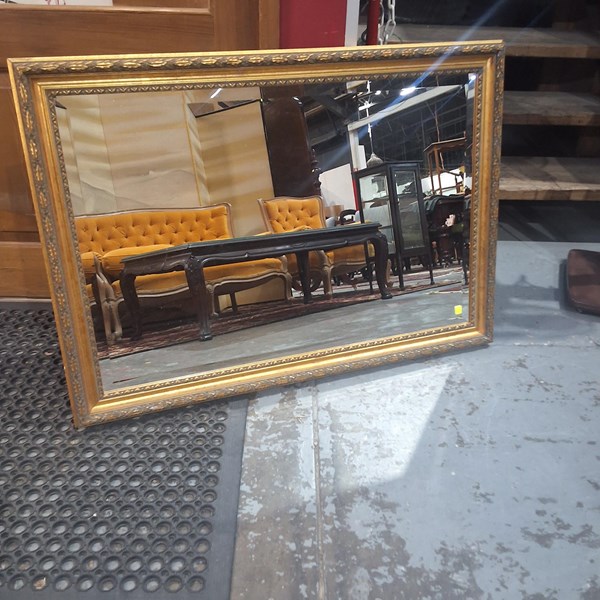 Lot 416 - MIRROR