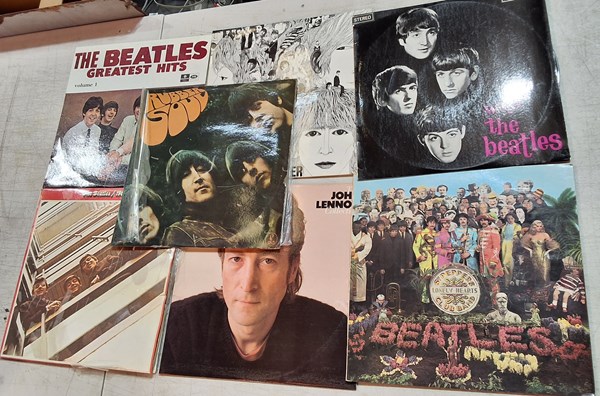 Lot 1287 - BEATLES RECORDS