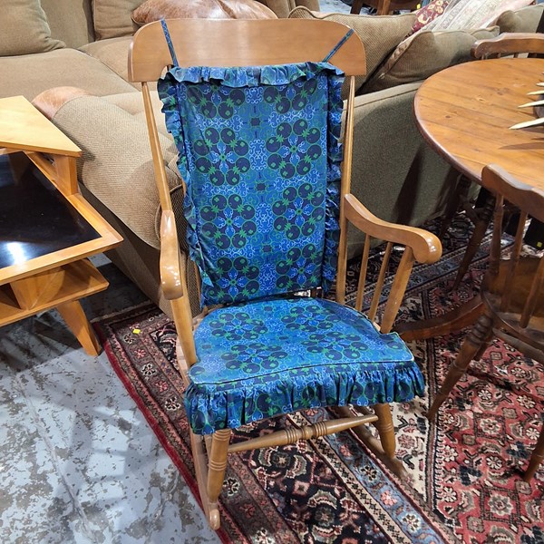 Lot 94 - ROCKING CHAIR