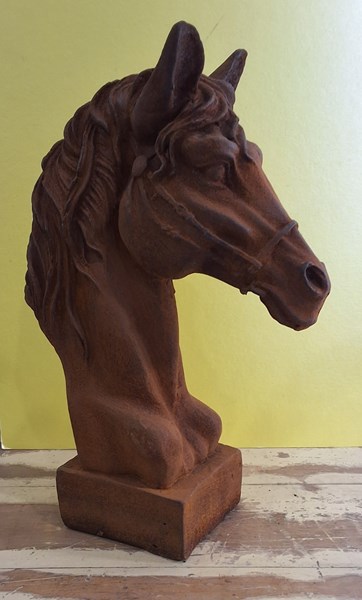 Lot 117 - HORSE FIGURE