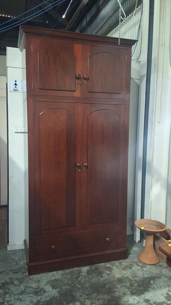 Lot 357 - WARDROBE