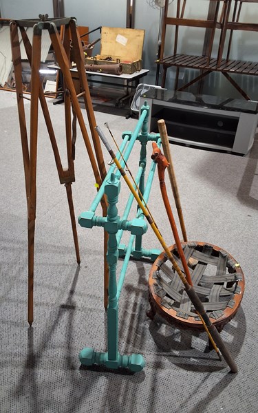 Lot 283 - VINTAGE SUNDRIES