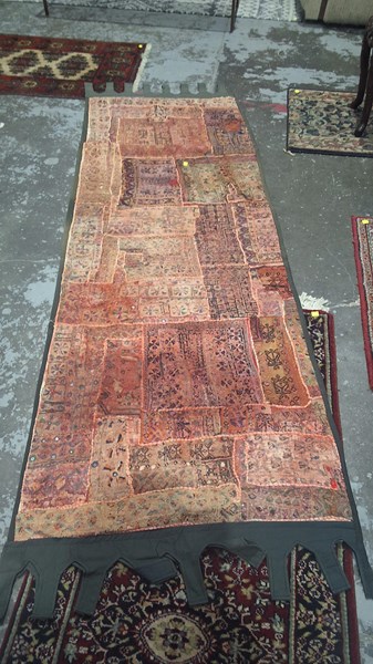 Lot 192 - WALL HANGING