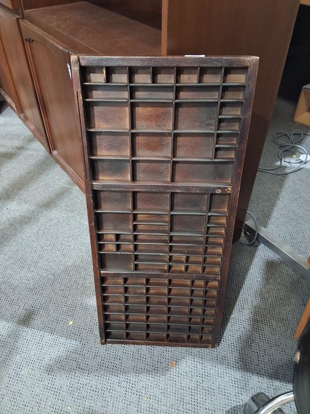 Lot 294 - PRINTERS TRAY